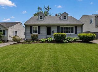 82 Parkside Ave, Pawtucket, RI 02861