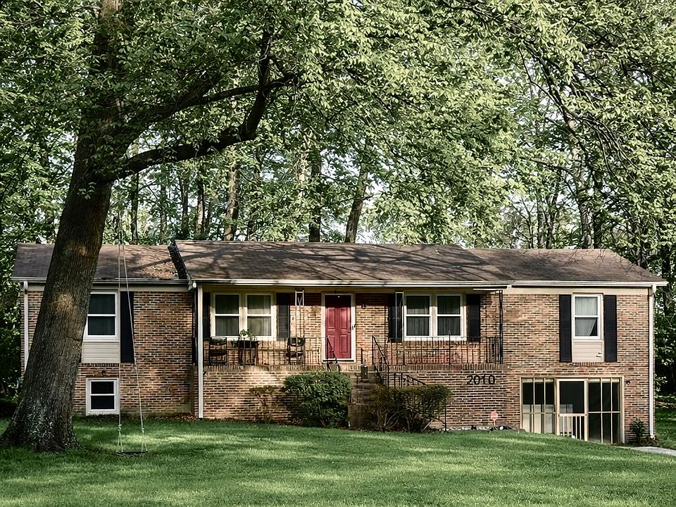 1st image of 2010 Forest Hills Dr