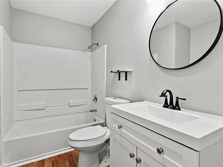 1505 W 26th St #B8 — Photo 4
