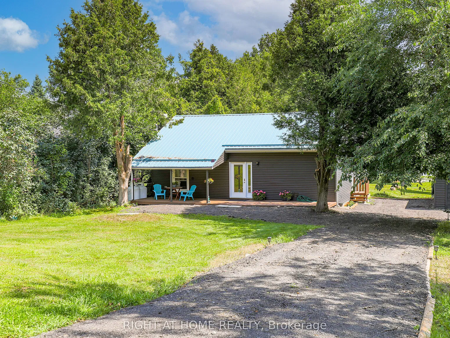 3 bed, $3,000 — Photo 2