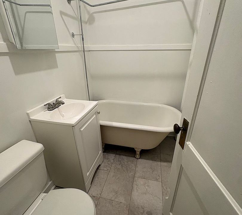 2nd image of 1132 10th Ave E APT 6
