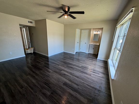 3rd image of 609 Marlow Pl