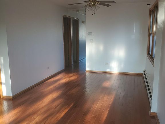 4th image of 4335 N Austin Ave #2