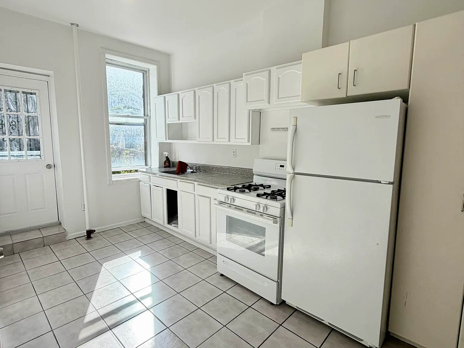369 Columbia Street — Photo 3