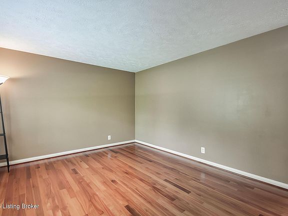 5th image of 1704 Grange Dr