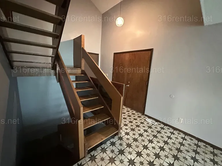 866 N Nims Ave — Photo 4