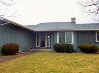 205 Mockingbird Ln, Max Meadows, VA 24360