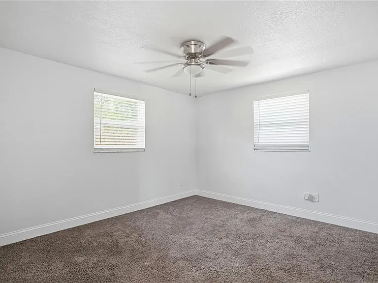 3301 Rosefield Dr — Photo 31