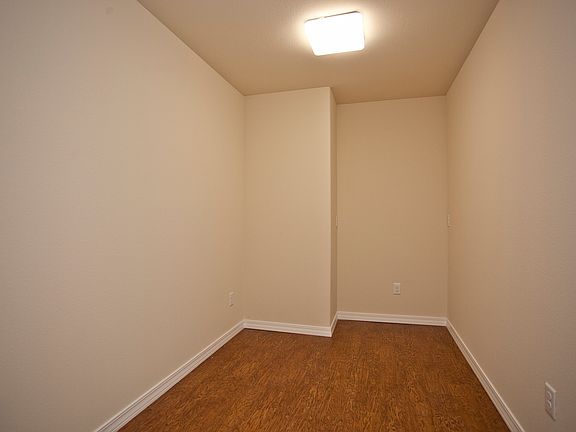 3rd image of 12 Pimlico Dr
