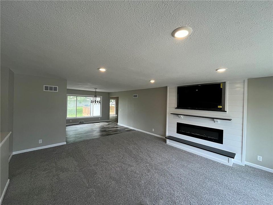 909 E Market St, Lacygne, KS 66040 Zillow