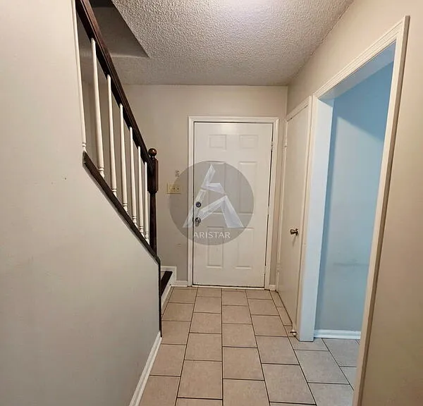 1495 Bentley Ln SE — Photo 9