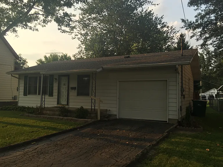 611 W Church St — Photo 2