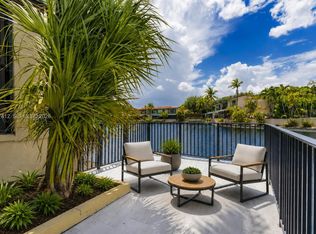 Miami Lakes - Lake Sandra, Miami Lakes, FL 33016