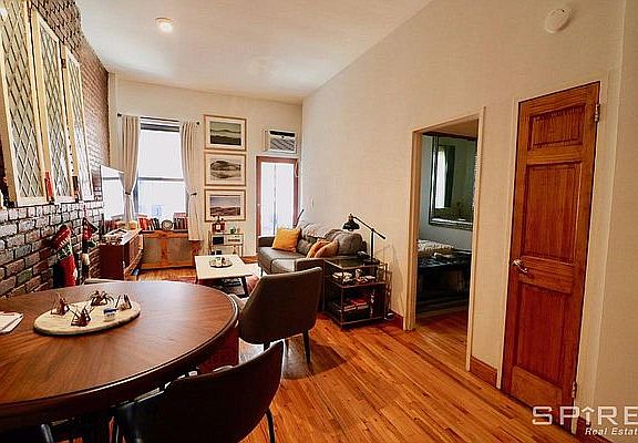 3rd image of 65 W 73rd St #3R
