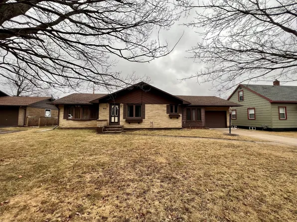 1416 N 2nd Ave, Iron River, MI 49935
