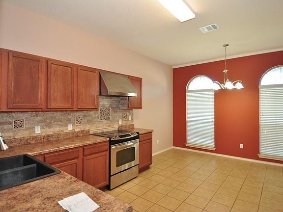 3rd image of 307 Riverwalk Dr