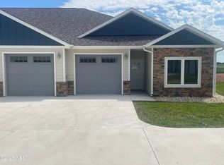 525 54th St NW #4, Watertown, SD 57201