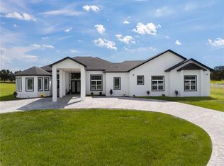 18800 Groves Dr, Groveland, FL 34736