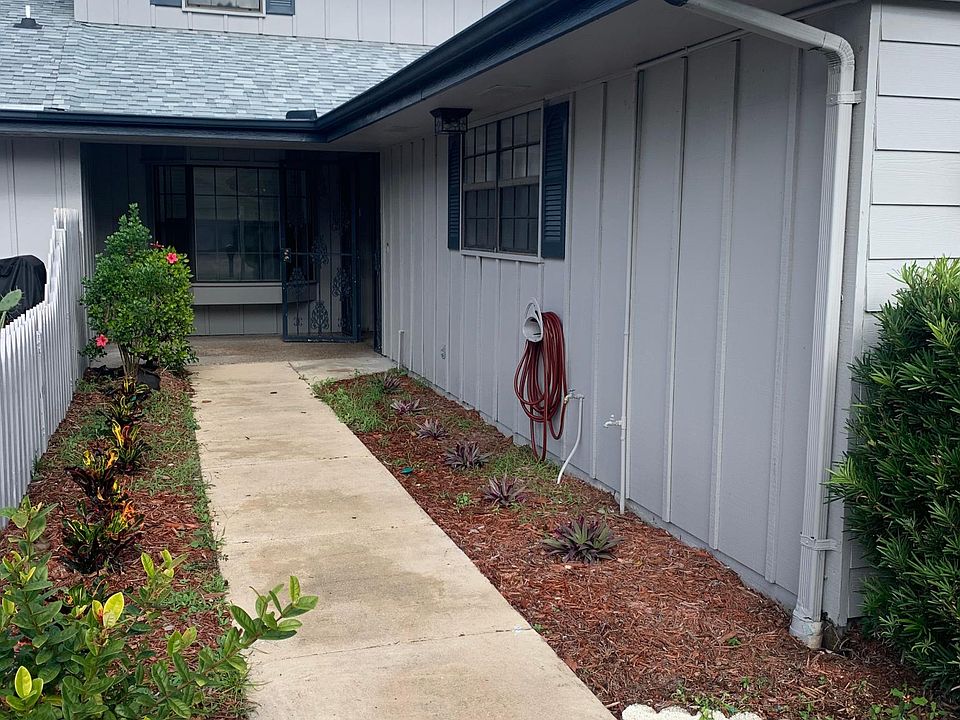 1st image of 20 Lake Fairgreen Cir