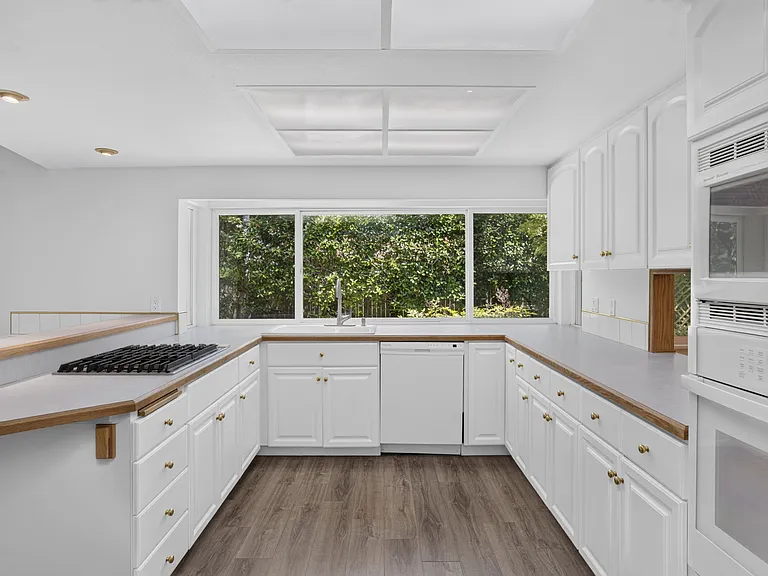 3470 NW Park View Dr — Photo 11
