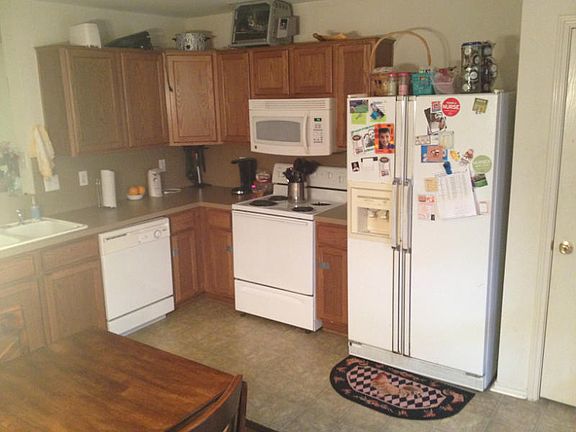 4th image of 1222 Sacramento Dr