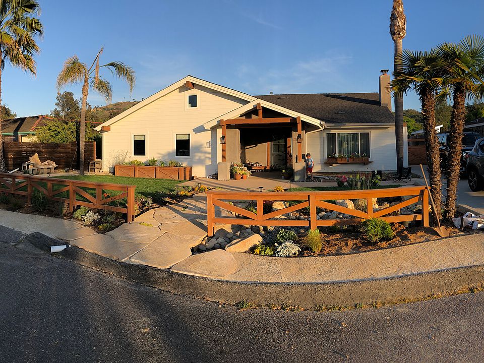 2nd image of 3599 Oak Cliff Dr
