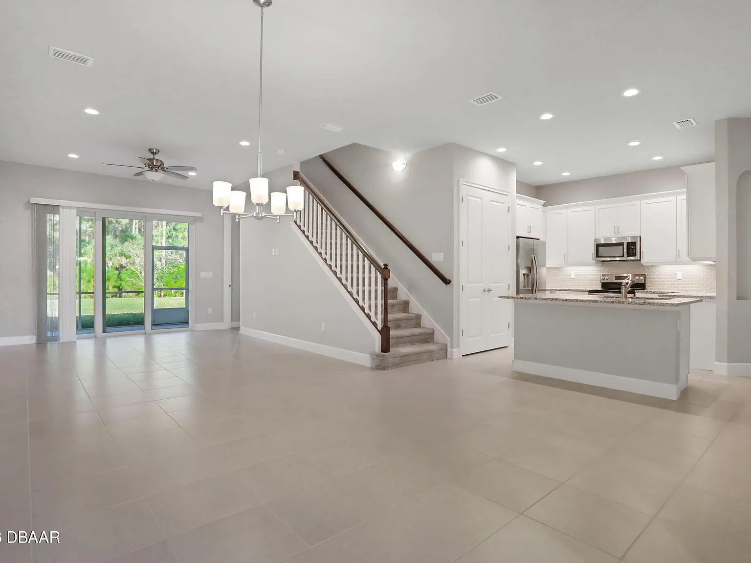 3 bed, 3.0 bath, 2137 sqft, $2,600 — Photo 4