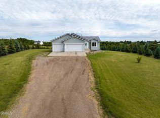 303 90th Ave NE, Bismarck, ND 58503