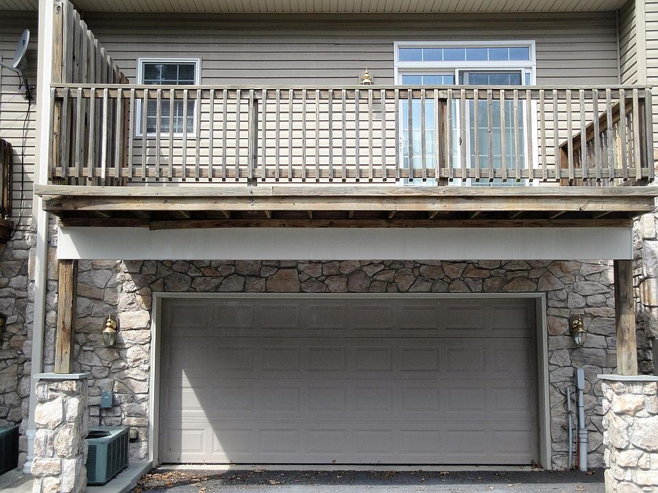 2nd image of 813 Berne Ct