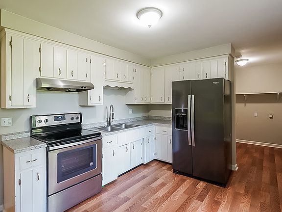 5th image of 540 Margrave Dr