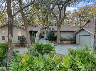 15 Forest Dr, Hilton Head Island, SC 29928