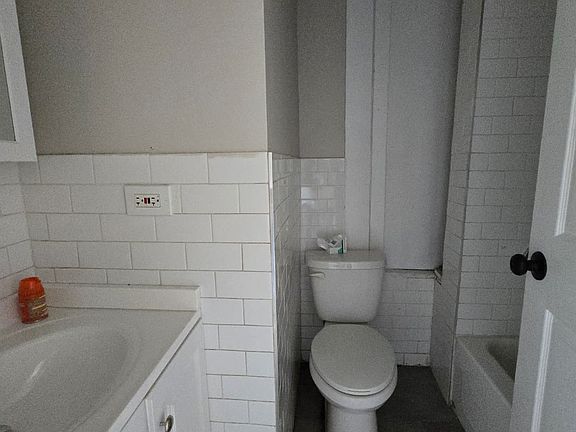 4th image of 240 William St #1A