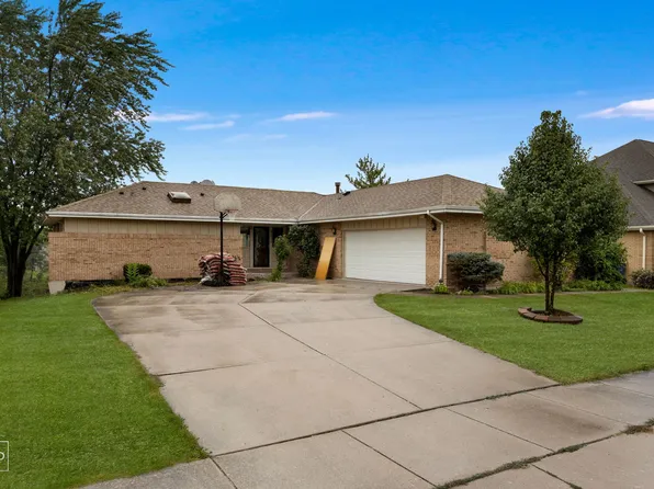 9836 W Circle Pkwy, Palos Park, IL 60464