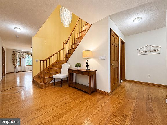 4th image of 1022 Cherrywood Ave