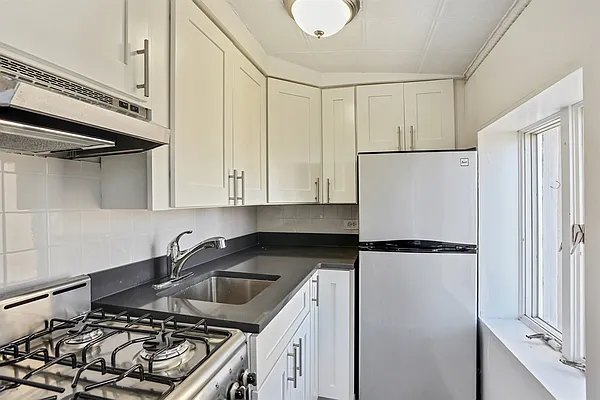 Rented by Corcoran | media 18
