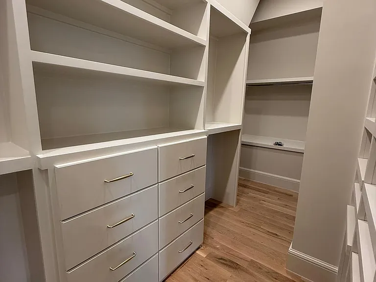 110 Lynnwood Blvd — Photo 15