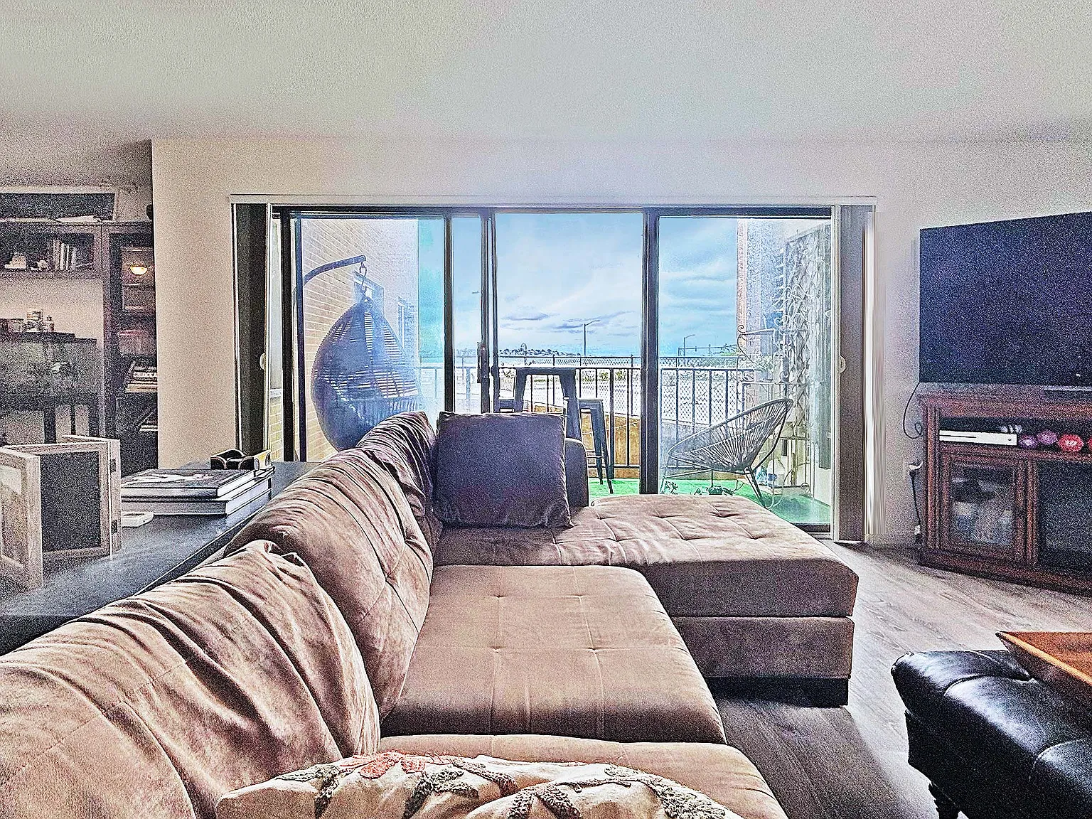 1 bed, 1000 sqft, $2,300 — Photo 4