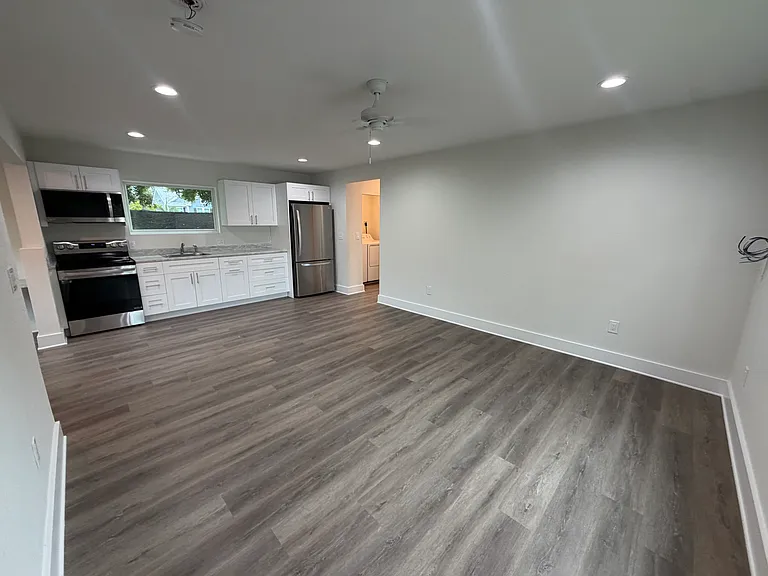 530 35th Ave N #3 — Photo 4