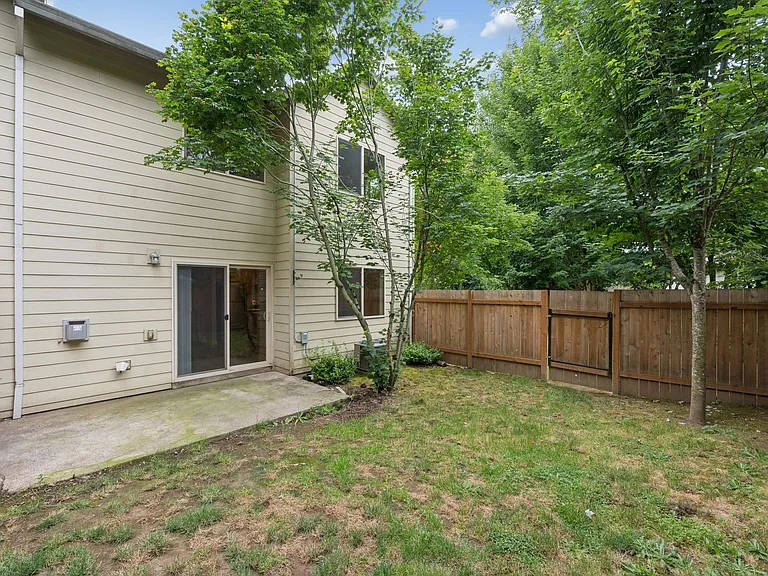 Roberts Court Townhomes — Photo 56