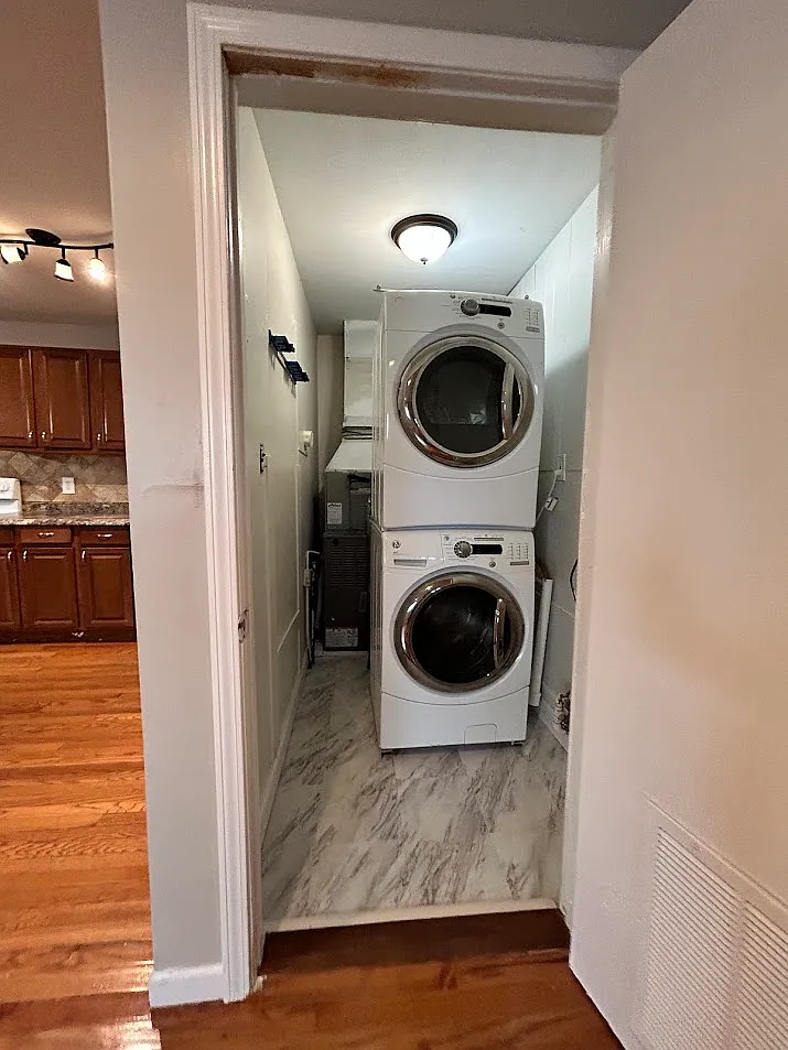 3 bed, 1256 sqft, $1,870 — Photo 3