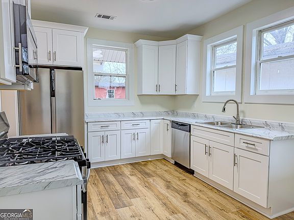 5th image of 66 Ash St NE