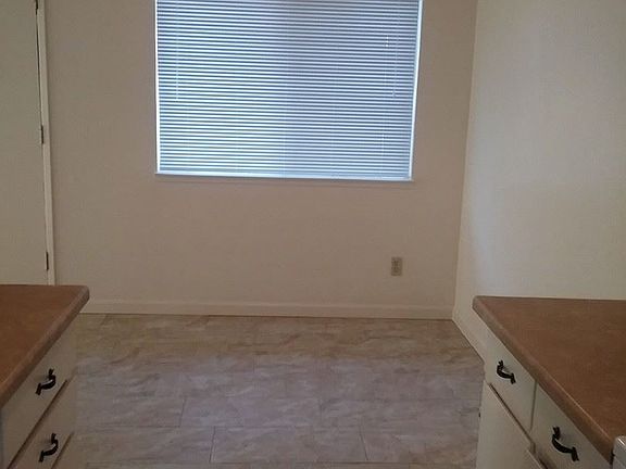 4th image of 1220 S Stockton St APT 17