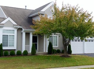 17 Country Lake Dr, Oak Ridge, NJ 07438