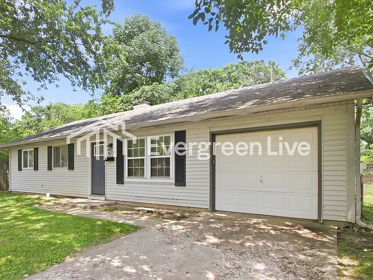 3673 Tiffany Dr — Photo 2