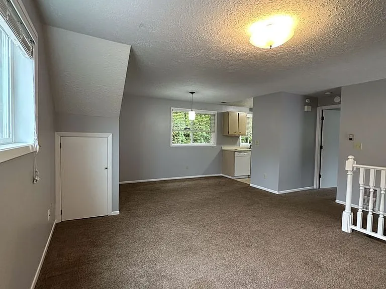 3027 D St NE — Photo 7