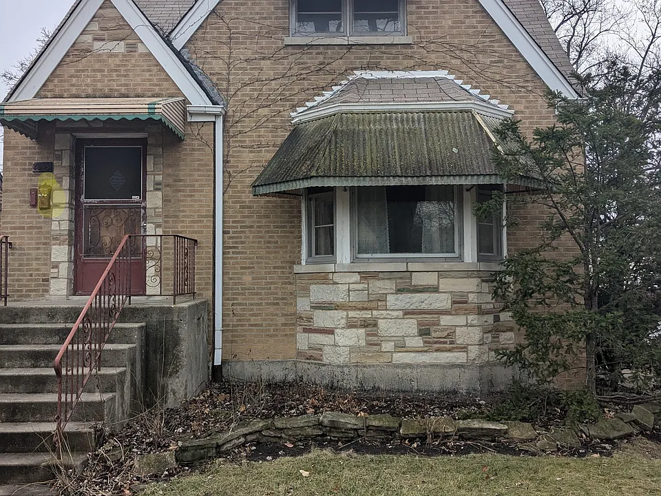 2345 N Rutherford Ave #1