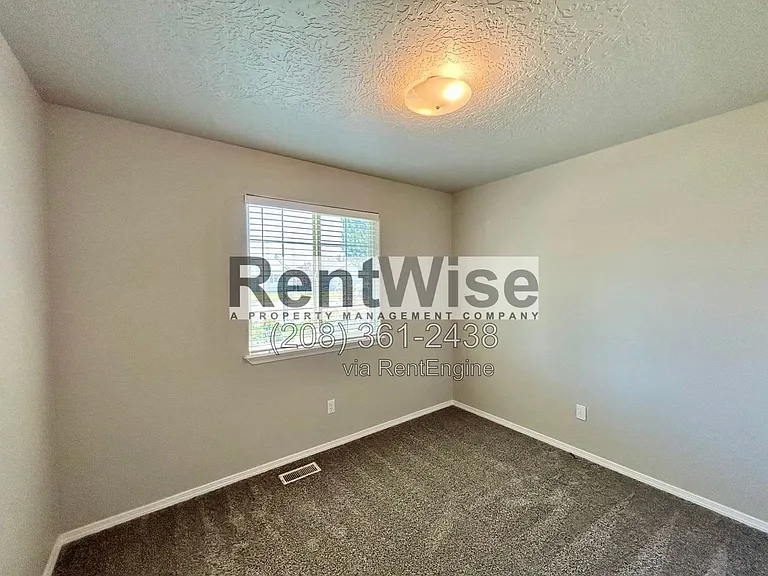 14232 Carolina St — Photo 10