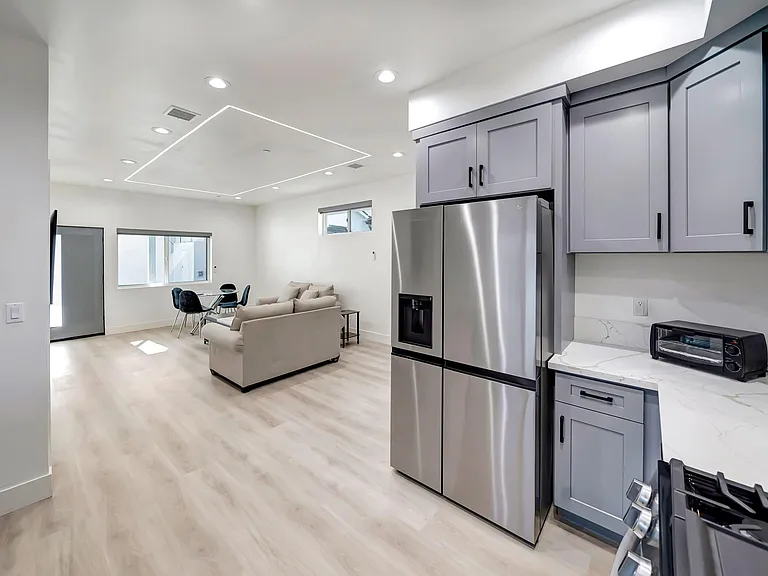 Vanalden Ave — Photo 16