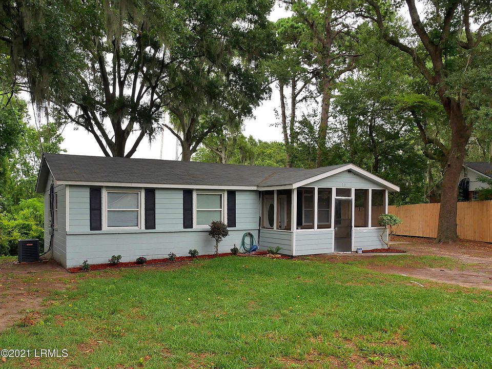 1st image of 10 Red Oak Drive