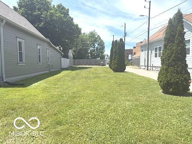 1st image of 930 Olive St